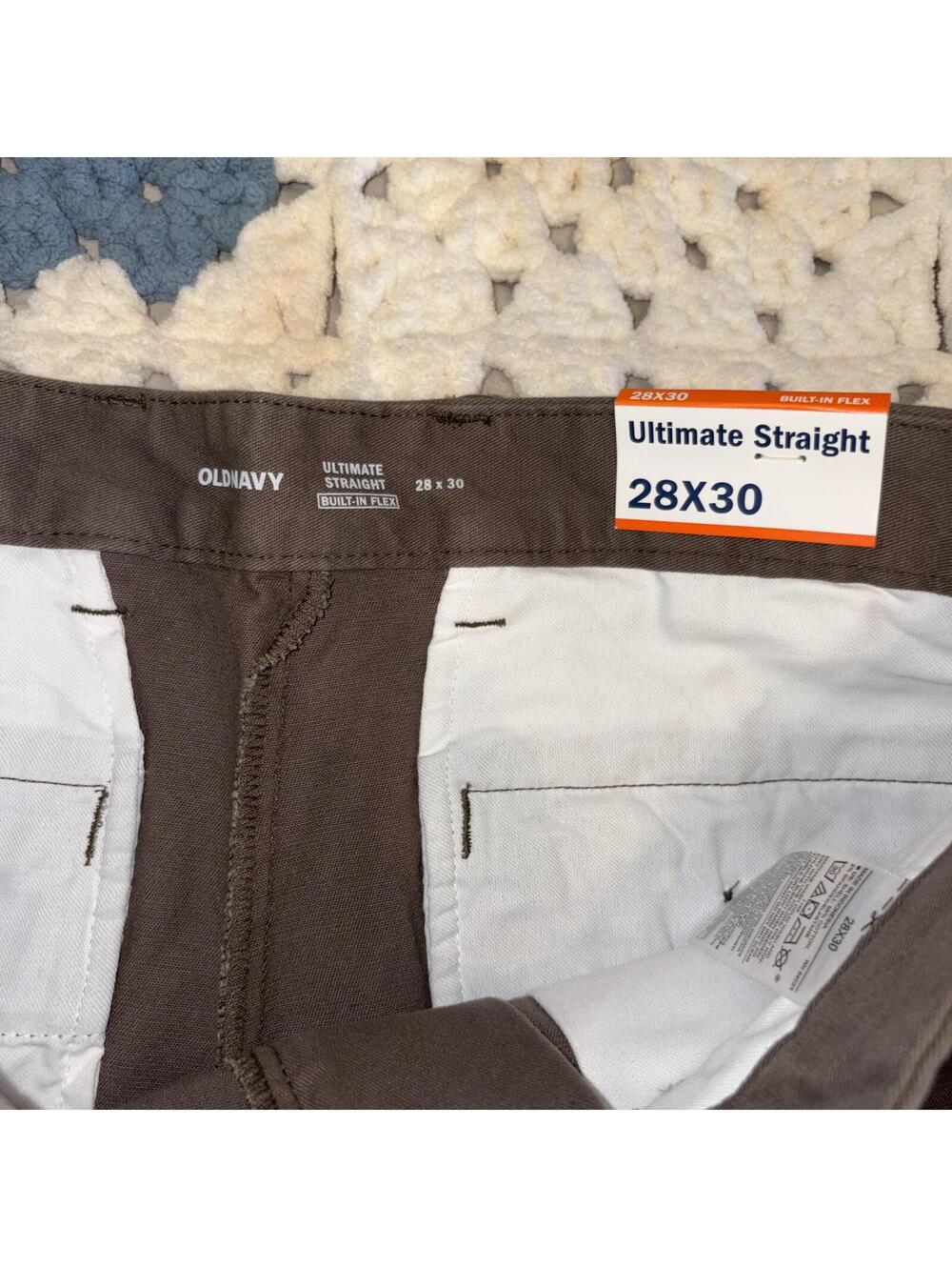 Old Navy NWT Ultimate Straight Men’s 28 x 30 Built-In Flex Brown Pants XS - Picture 8 of 9